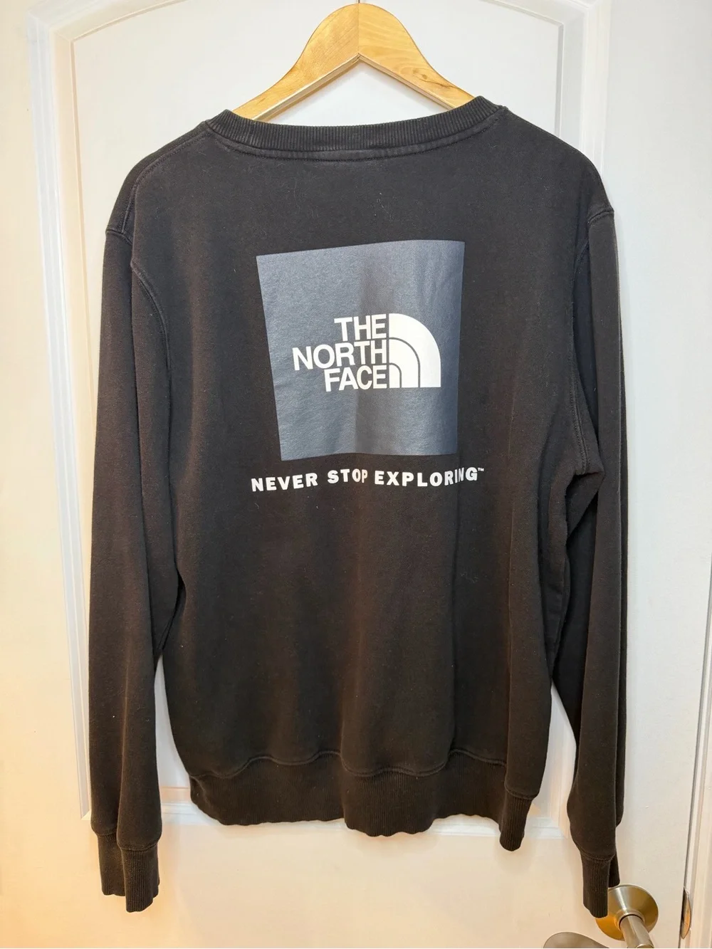 The North Face Men’s Black Crewneck Sweatshirt, size M